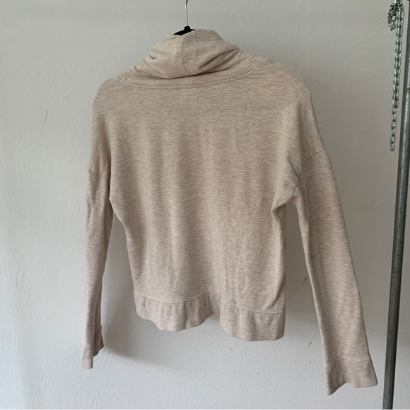 UGGs cream oatmeal cowl neck sweater sweatshirt pullover small side slits - Picture 4 of 5